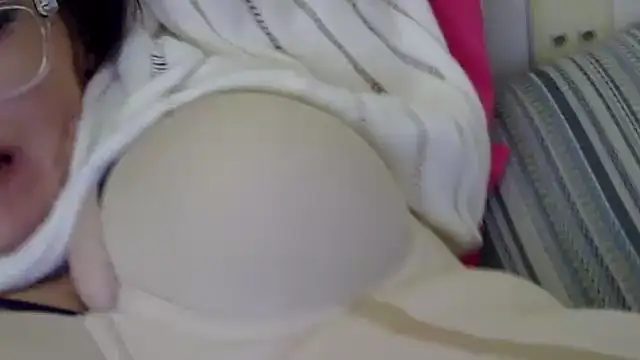 kitty-kitten82 online show from 03/28/26, 07:46