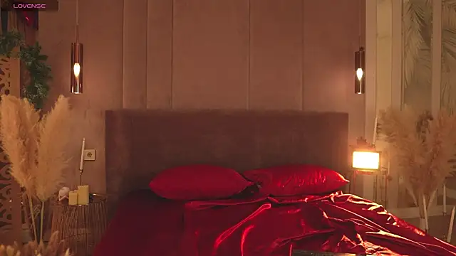 Snapshot of SerenaWest_ chatting on 03/19/26, 04:22 SerenaWest online show from 03/19/26, 04:22