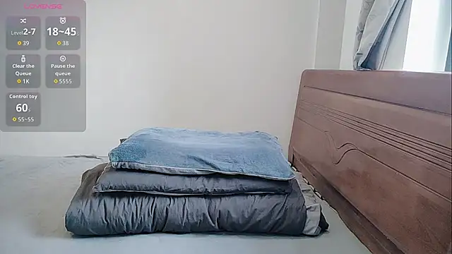 oblakitty  online show from 05/19/26, 12:38