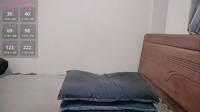 oblakitty  online show from 06/07/26, 12:37