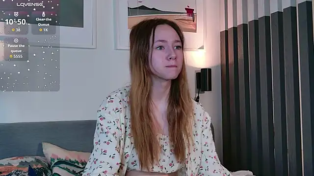 Snapshot of Bethany_sparkle chatting on 04/19/26, 06:13 Bethany sparkle online show from 04/19/26, 06:13
