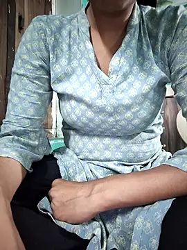 model seela online show from 04/10/26, 07:35