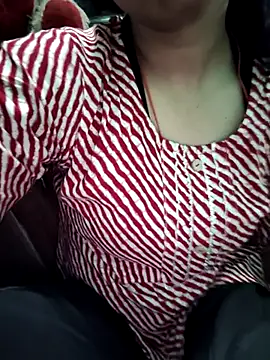 model seela online show from 04/12/26, 01:10