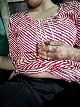 model seela online show from 04/18/26, 04:33