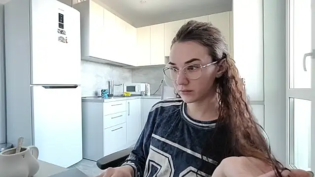 LaritaTocchio online show from 04/06/26, 06:36