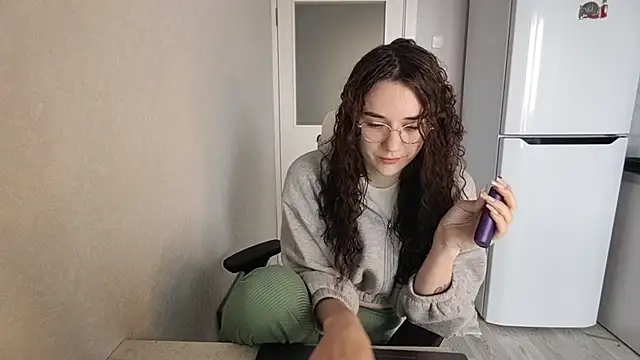 LaritaTocchio online show from 04/12/26, 06:40