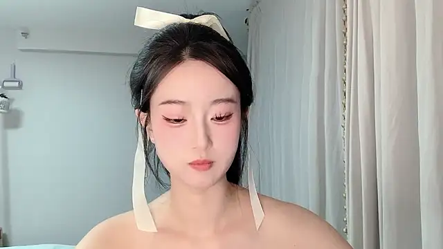 1X-yiyi online show from 04/15/26, 12:34