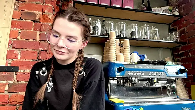 AnnWaddie online show from 04/11/26, 11:36