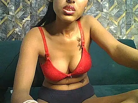 Snapshot of Pari_lovers chatting on 03/20/26, 02:33 Pari lovers online show from 03/20/26, 02:33