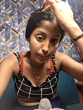 Snapshot of Pari_lovers chatting on 03/23/26, 02:43 Pari lovers online show from 03/23/26, 02:43