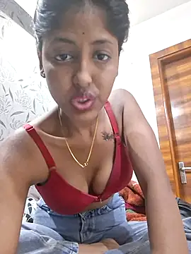 Snapshot of Pari_lovers chatting on 03/24/26, 06:24 Pari lovers online show from 03/24/26, 06:24