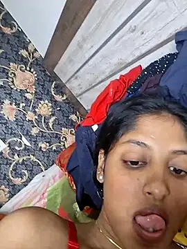 Snapshot of Pari_lovers chatting on 04/12/26, 08:47 Pari lovers online show from 04/12/26, 08:47