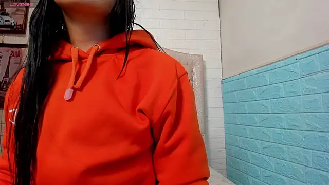 LITTLE-NESSA online show from 05/04/26, 12:34