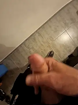 Snapshot of Titytwister30 chatting on 04/13/26, 04:23 Titytwister30 online show from 04/13/26, 04:23