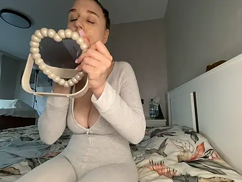 bimboiiii online show from 07/11/26, 12:41
