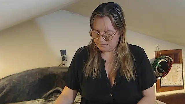 Malu 617 online show from 04/03/26, 10:08