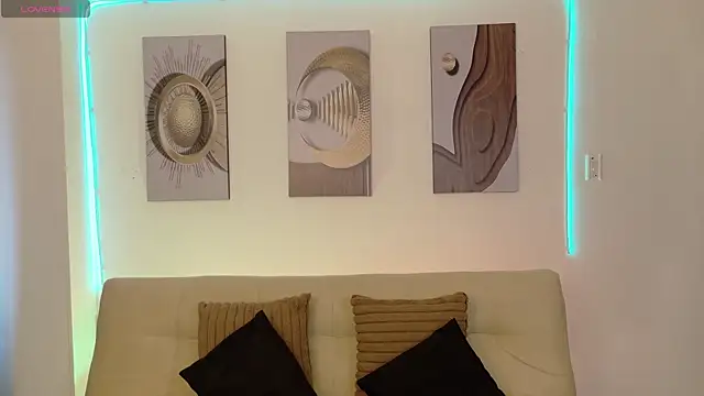 lil moon1 online show from 04/17/26, 12:30