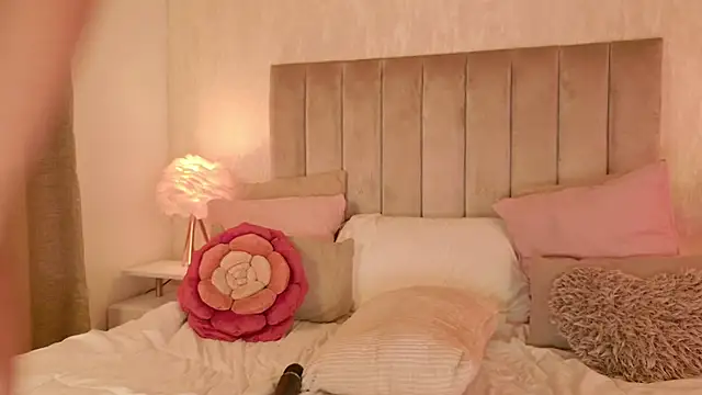 Liora Sol online show from 04/07/26, 11:04