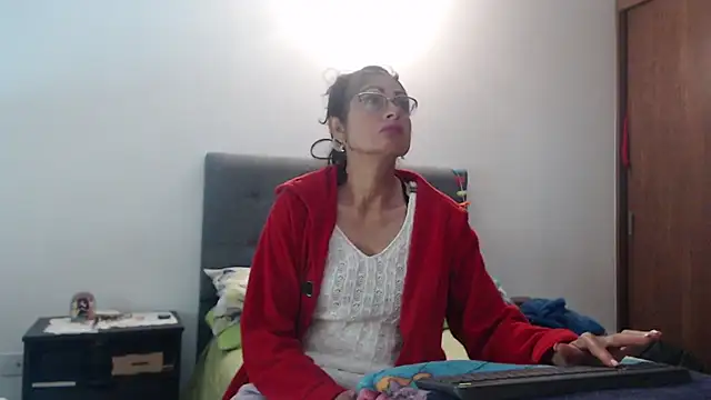 Taniafirelux online show from 03/23/26, 02:04