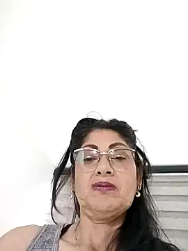 Taniafirelux online show from 04/04/26, 09:12