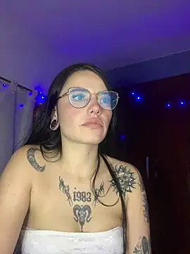 Snapshot of Tatii1 chatting on 04/01/26, 01:39 Tatii1 online show from 04/01/26, 01:39