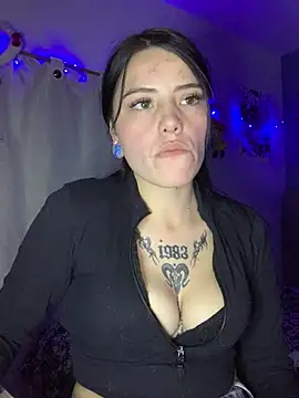 Snapshot of Tatii1 chatting on 04/07/26, 03:29 Tatii1 online show from 04/07/26, 03:29