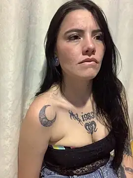 Snapshot of Tatii1 chatting on 04/10/26, 02:06 Tatii1 online show from 04/10/26, 02:06