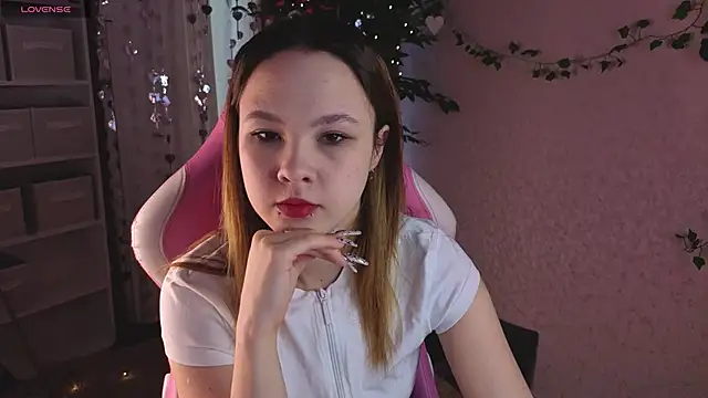 Snapshot of Lori_Bllossom chatting on 03/18/26, 04:37 Lori Bllossom online show from 03/18/26, 04:37