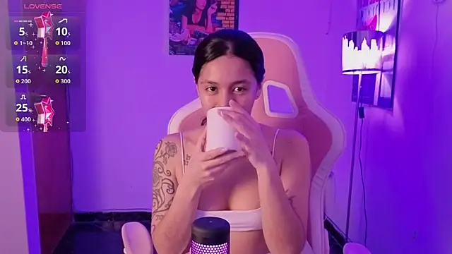 Oliviasims online show from 04/02/26, 01:25