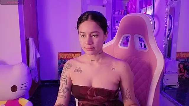 Oliviasims online show from 04/15/26, 09:15