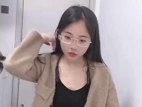 Snapshot of MIAOMIAO-666 chatting on 04/04/26, 07:39 MIAOMIAO-666 online show from 04/04/26, 07:39