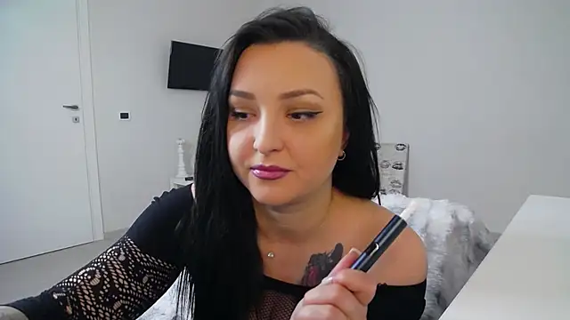 Snapshot of InesNova chatting on 03/31/26, 05:19 InesNova online show from 03/31/26, 05:19