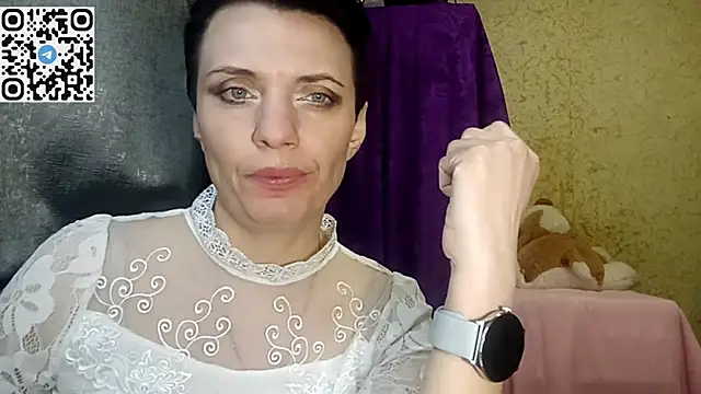 HotMamaQueen234 online show from 04/05/26, 05:54