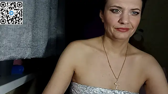 HotMamaQueen234 online show from 04/09/26, 07:08