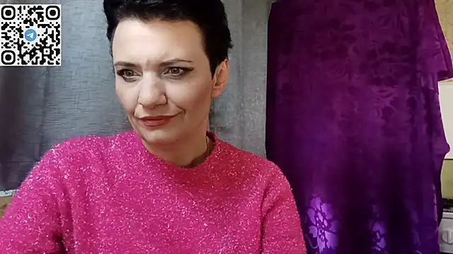 HotMamaQueen234 online show from 04/15/26, 02:02