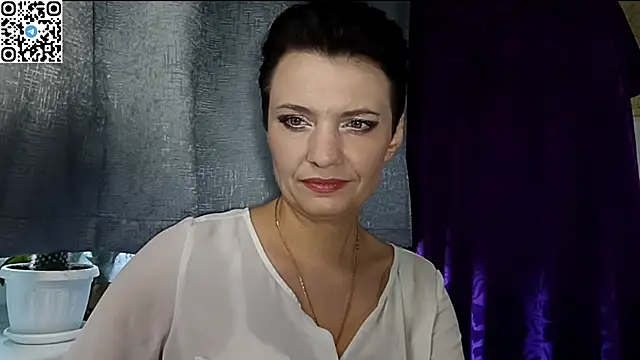 HotMamaQueen234 online show from 05/11/26, 01:17