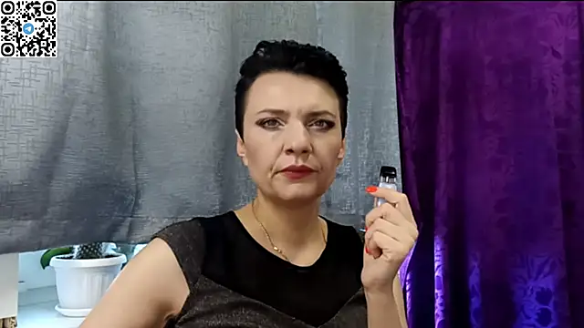 HotMamaQueen234 online show from 05/12/26, 07:16