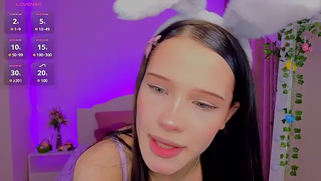 Snapshot of Deibora chatting on 04/03/26, 10:02 Deibora online show from 04/03/26, 10:02