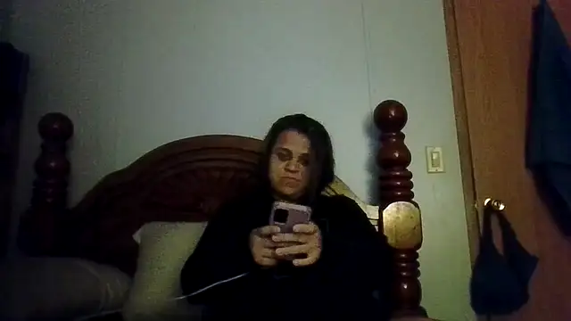 Snapshot of Celestee6969 chatting on 03/18/26, 02:04 Celestee6969 online show from 03/18/26, 02:04