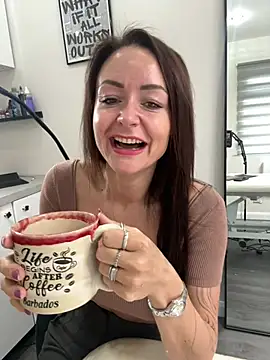 Snapshot of skarletthorne chatting on 04/08/26, 06:24 skarletthorne online show from 04/08/26, 06:24