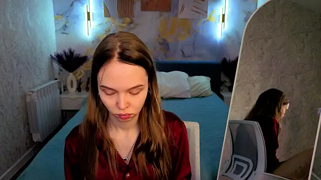 Sofa Vleifo online show from 04/08/26, 01:05