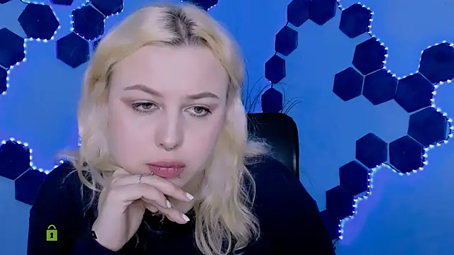 aria blaze  online show from 04/01/26, 08:48