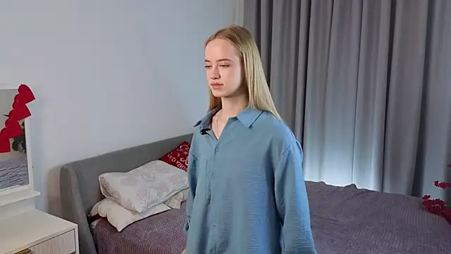 IselaObanner online show from 03/22/26, 11:02