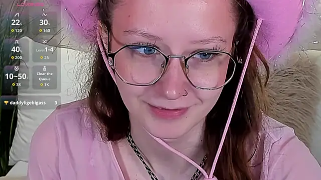 Snapshot of AmelieViolet chatting on 07/11/26, 11:13 AmelieViolet online show from 07/11/26, 11:13
