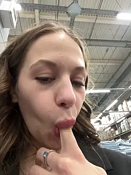 Olivia Jemison online show from 04/05/26, 06:21