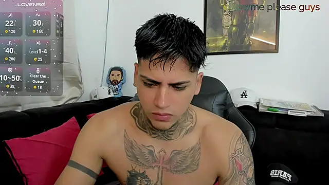 Snapshot of sweetlatinoboy chatting on 04/13/26, 10:43 sweetlatinoboy online show from 04/13/26, 10:43