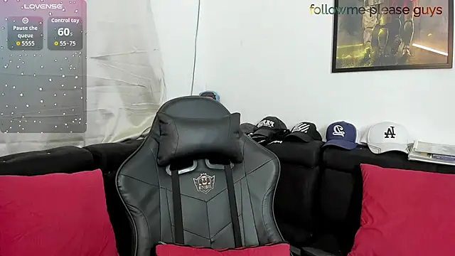 Snapshot of sweetlatinoboy chatting on 04/16/26, 11:11 sweetlatinoboy online show from 04/16/26, 11:11