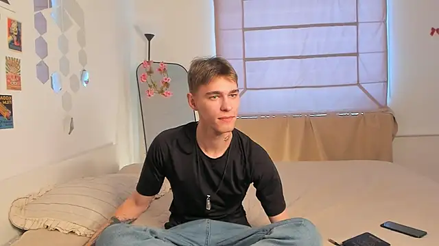 Snapshot of Shadow_blink chatting on 03/21/26, 12:43 Shadow blink online show from 03/21/26, 12:43