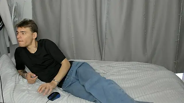 Snapshot of Shadow_blink chatting on 03/30/26, 12:06 Shadow blink online show from 03/30/26, 12:06