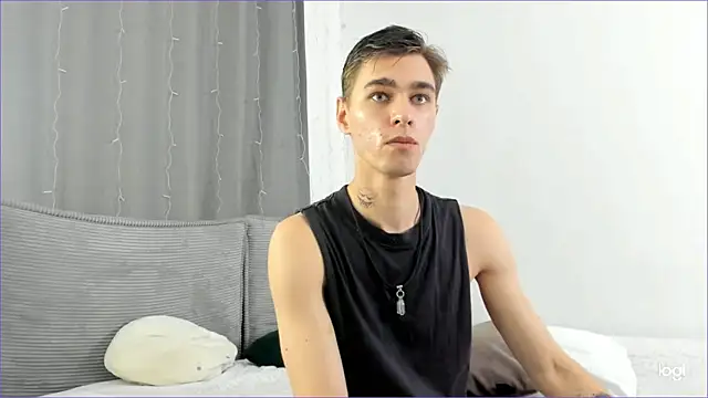 Snapshot of Shadow_blink chatting on 04/10/26, 01:49 Shadow blink online show from 04/10/26, 01:49